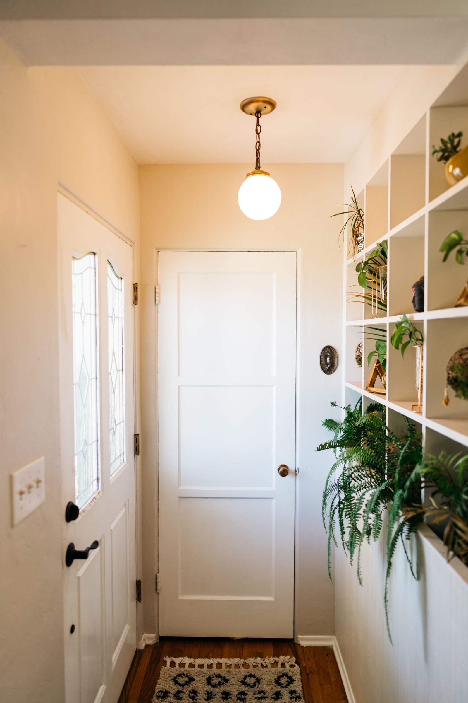 Entryway Makeover Ideas on a Weekend Budget